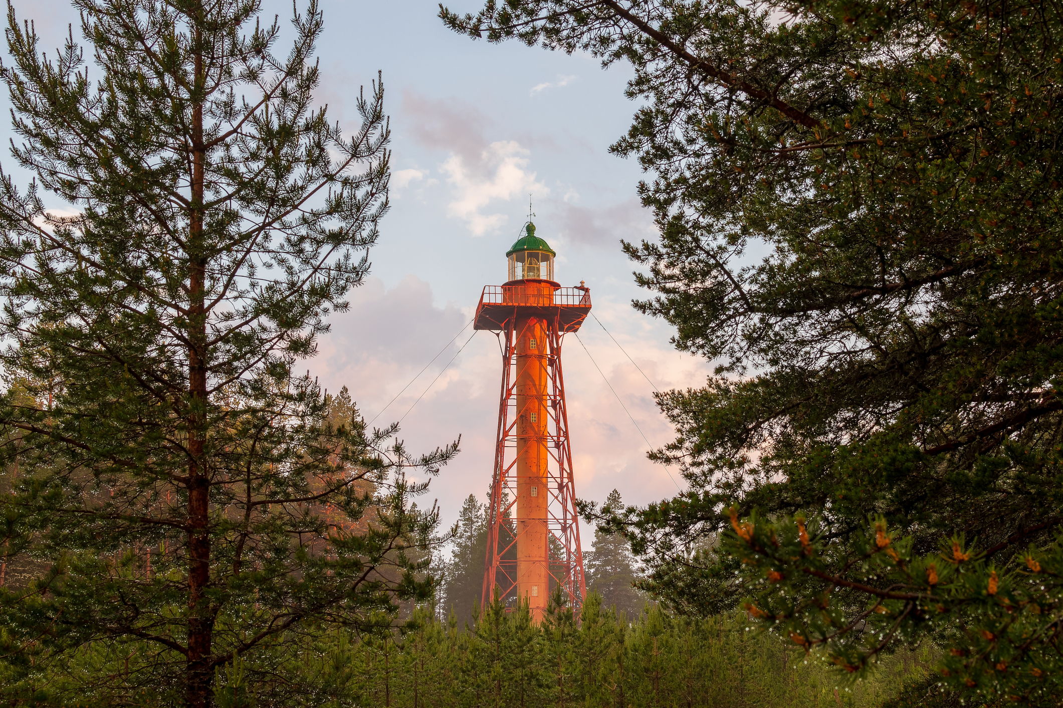 Самый красивый маяк Русского Севера на острове Большой Жужмуй