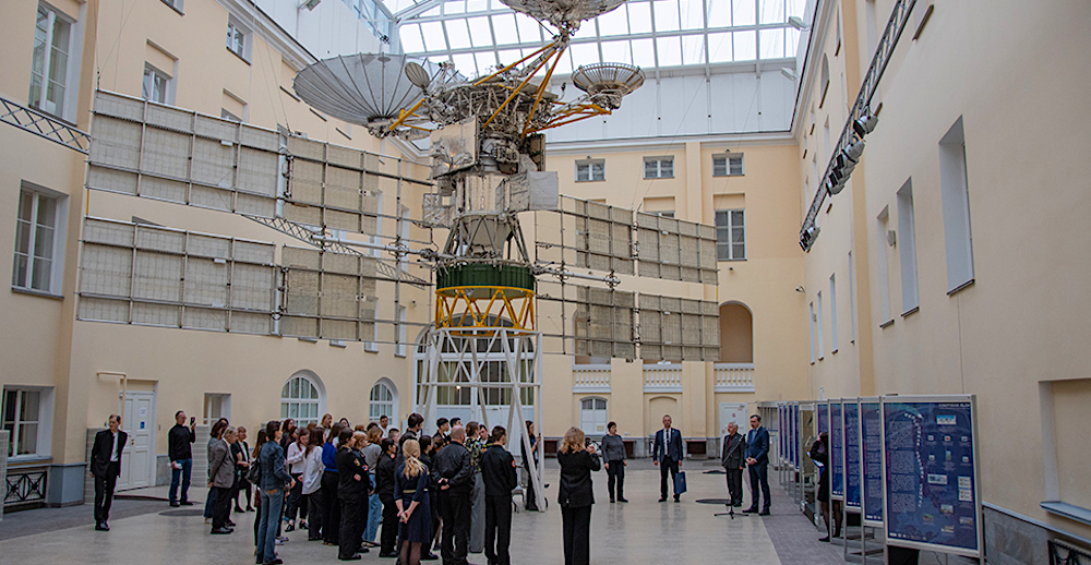 Две выставки об освоении Арктики открыты в Санкт-Петербурге: филателистическая и мультимедийная 