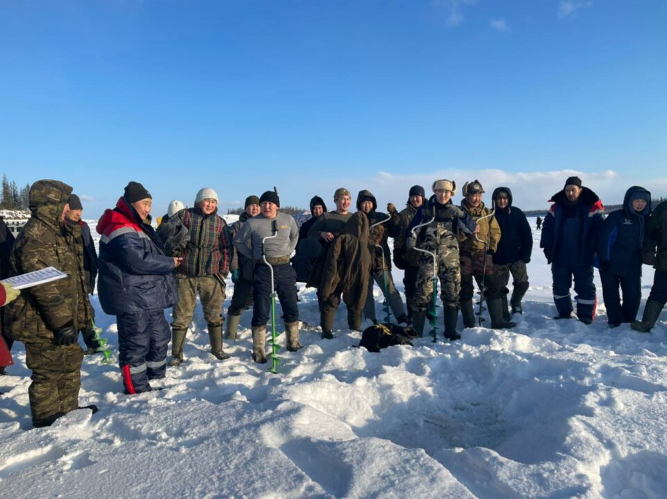 Восток якутия. Подледная рыбалка. Подледная рыбалка в Хадахане в ноябре 2022 года. Рыболовные трофеи 2022. Чукарский наслег Нюрбинского района.