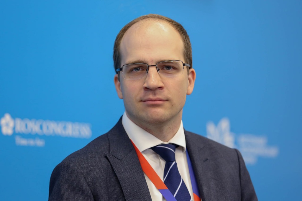 Максим Данькин. «Полярный транзит» – колонка в газете «Ведомости»