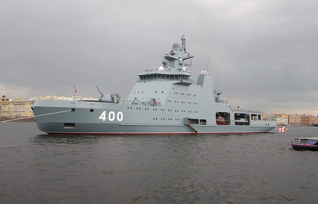 На основе патрульного корабля ледового класса «Иван Папанин» планируют создать арктический круизный лайнер или НИС На основе патрульного корабля ледового класса «Иван Папанин» планируют создать арктический круизный лайнер или НИС