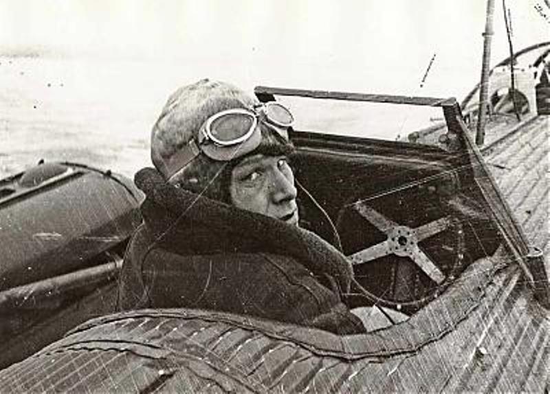 27 апреля 1940 года – Погиб полярный лётчик Павел Георгиевич Головин
