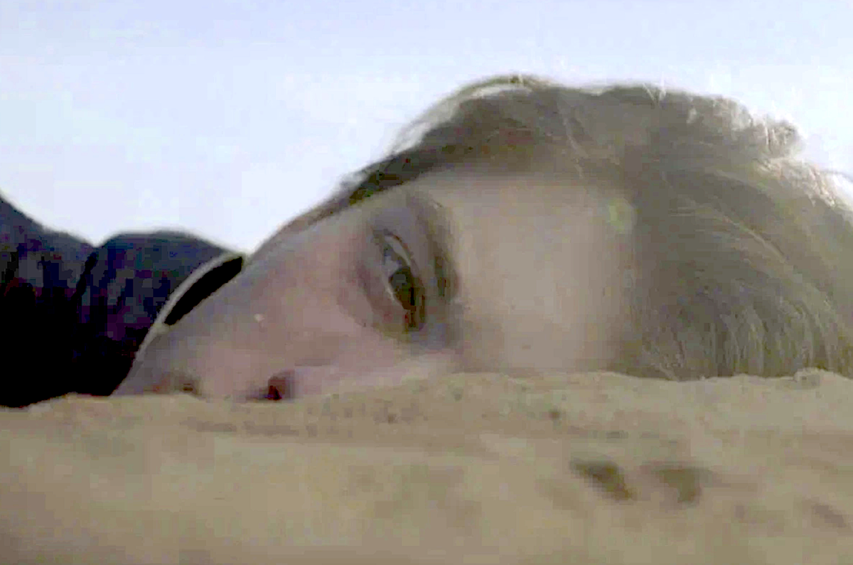 В прокат выходит картина-притча «Космос засыпает», снятая в невероятном месте – «арктической пустыне», засасывающей посёлок Шойна