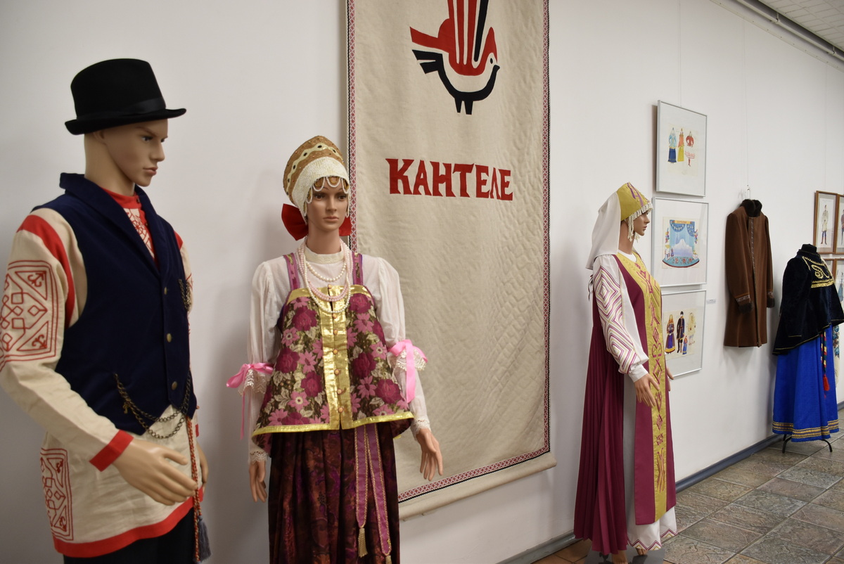В Петрозаводске открылась выставка костюмов ансамбля «Кантеле»