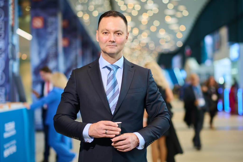 Алексей Фадеев: транспортно-логистические услуги в Арктике могут превратиться в крупнейшую статью дохода для страны