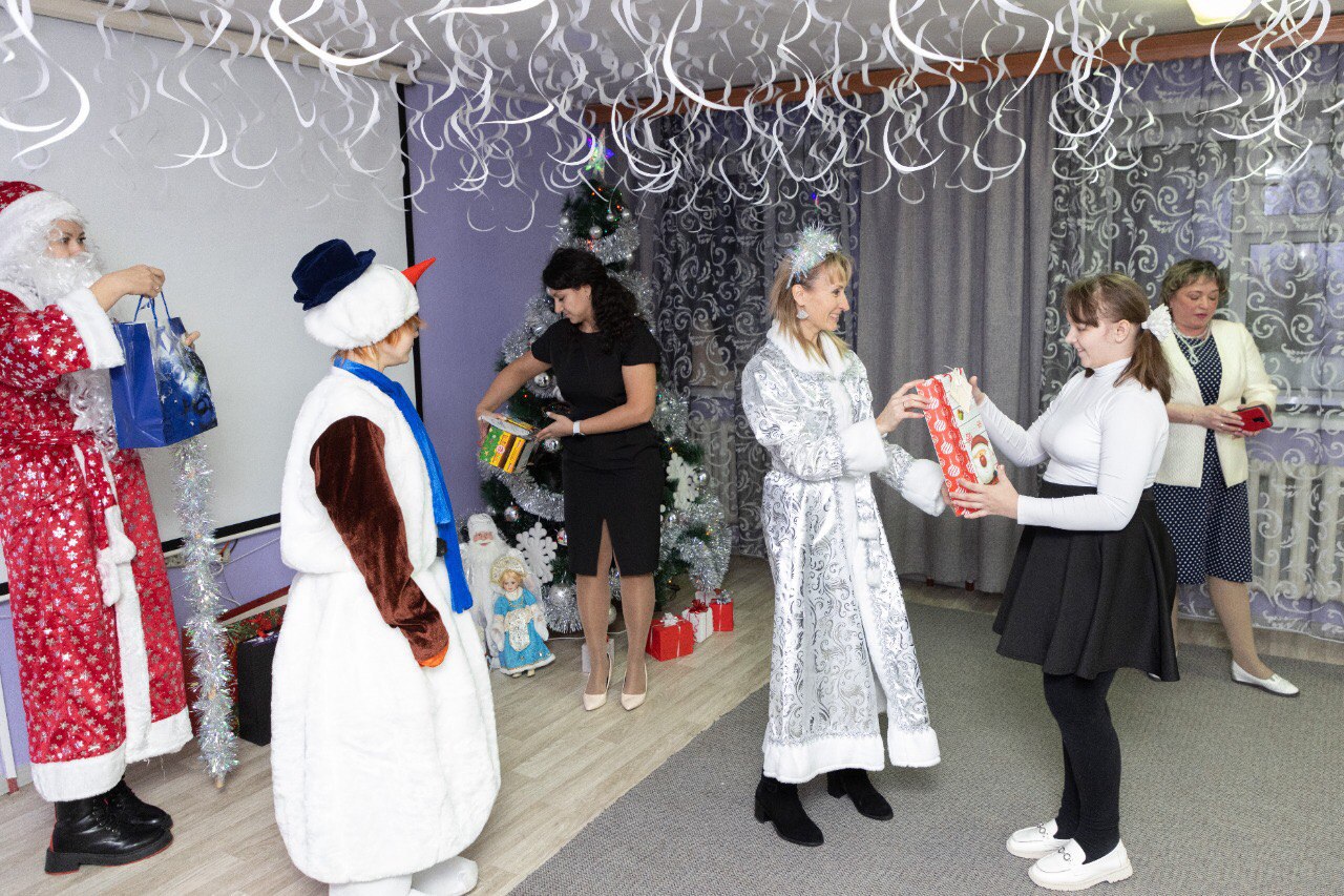 Подарки от ПОРА получили дети Арктики