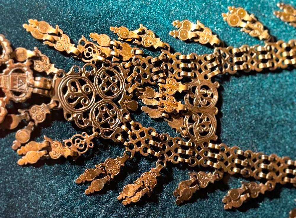 «Кабинет редкостей» с уникальными предметами из «золотой коллекции» открылся в Якутском музее им. Ем. Ярославского