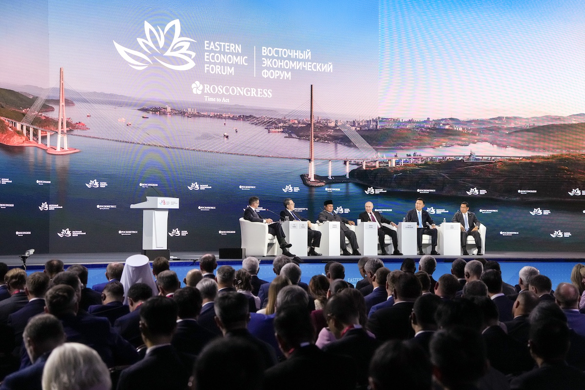 Новости ВЭФ–2026: формирование единого префрежима ДФО и АЗРФ и комплексного проекта развития Арктики и ТТК, консолидирующего 32 трлн рублей инвестиций