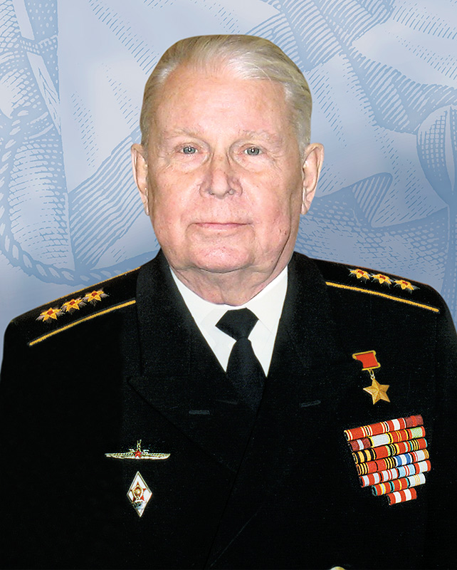 16 декабря 1981 года в командование Северным флотом вступил адмирал Аркадий Михайловский