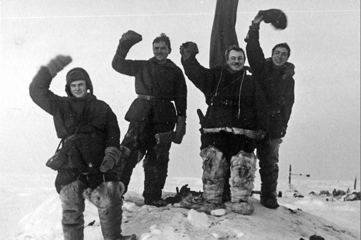 1 января 1938 года – Папанинцы впервые отметили Новый год в районе Северного полюса