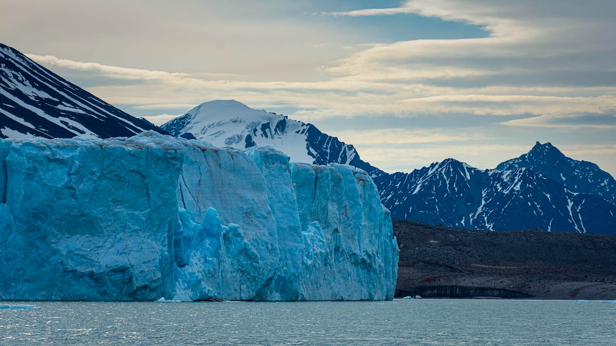 На Шпицбергене подтвердили перспективность добычи угля и туризма, планируя к 2040-му привлекать туда по 50 тысяч туристов в год