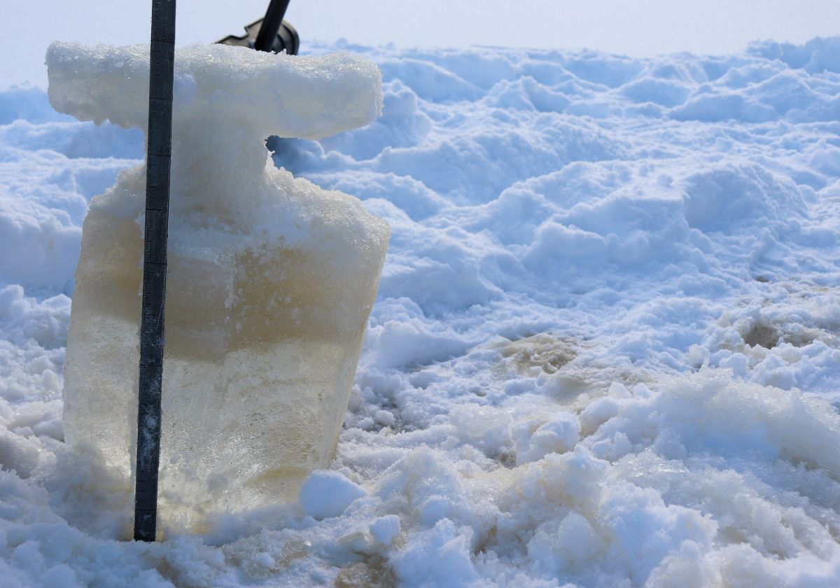 Потепление климата превращает озёрный лёд в Карелии в «русскую рулетку»