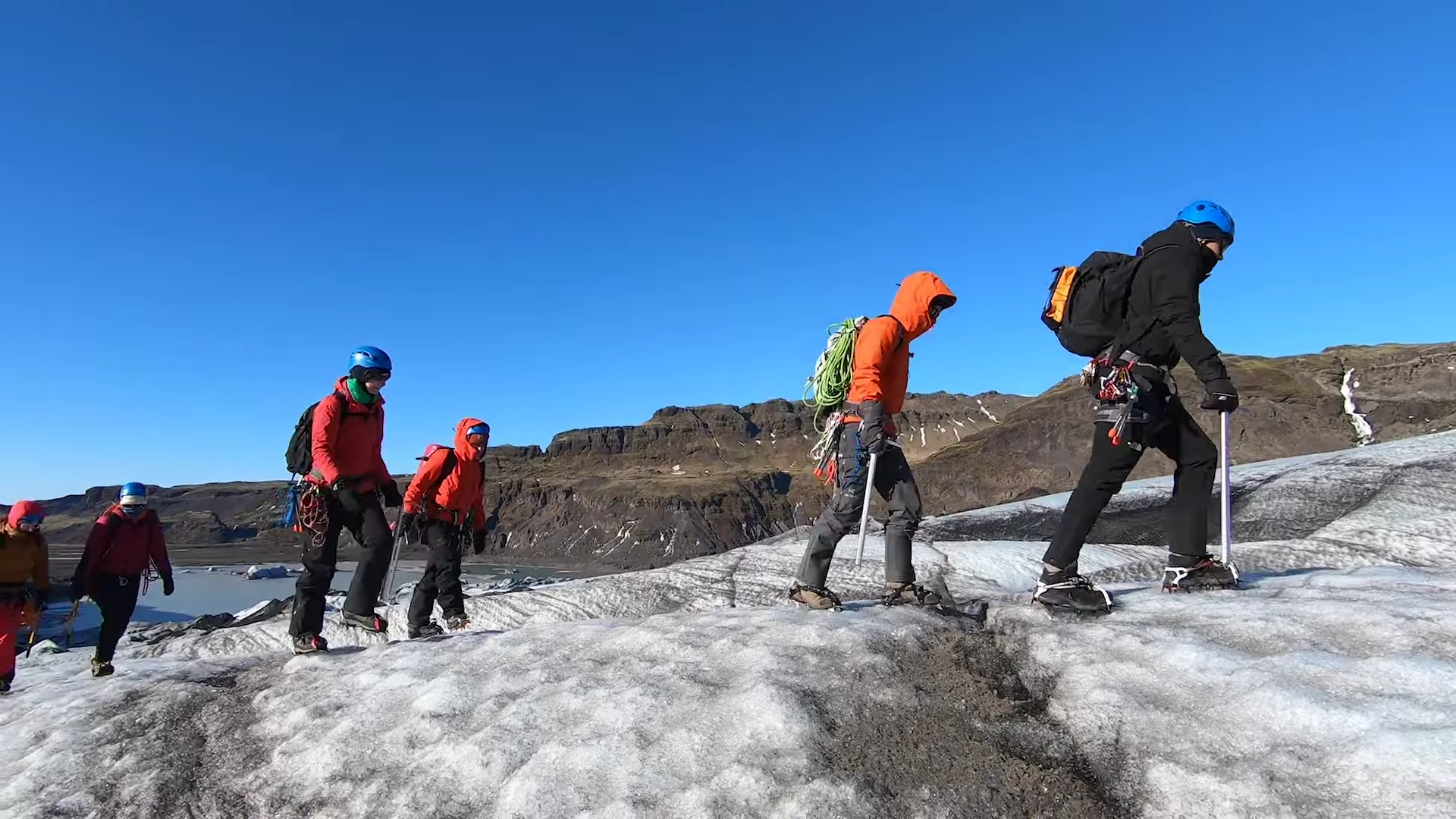 Датские гляциологи отправились тренироваться на ледник в Исландию