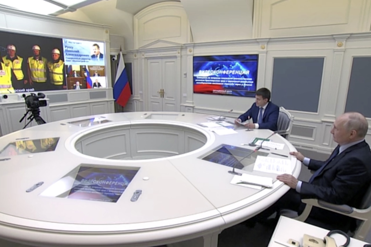 Президент РФ провел совещание о социально-экономическом развитии Красноярского края