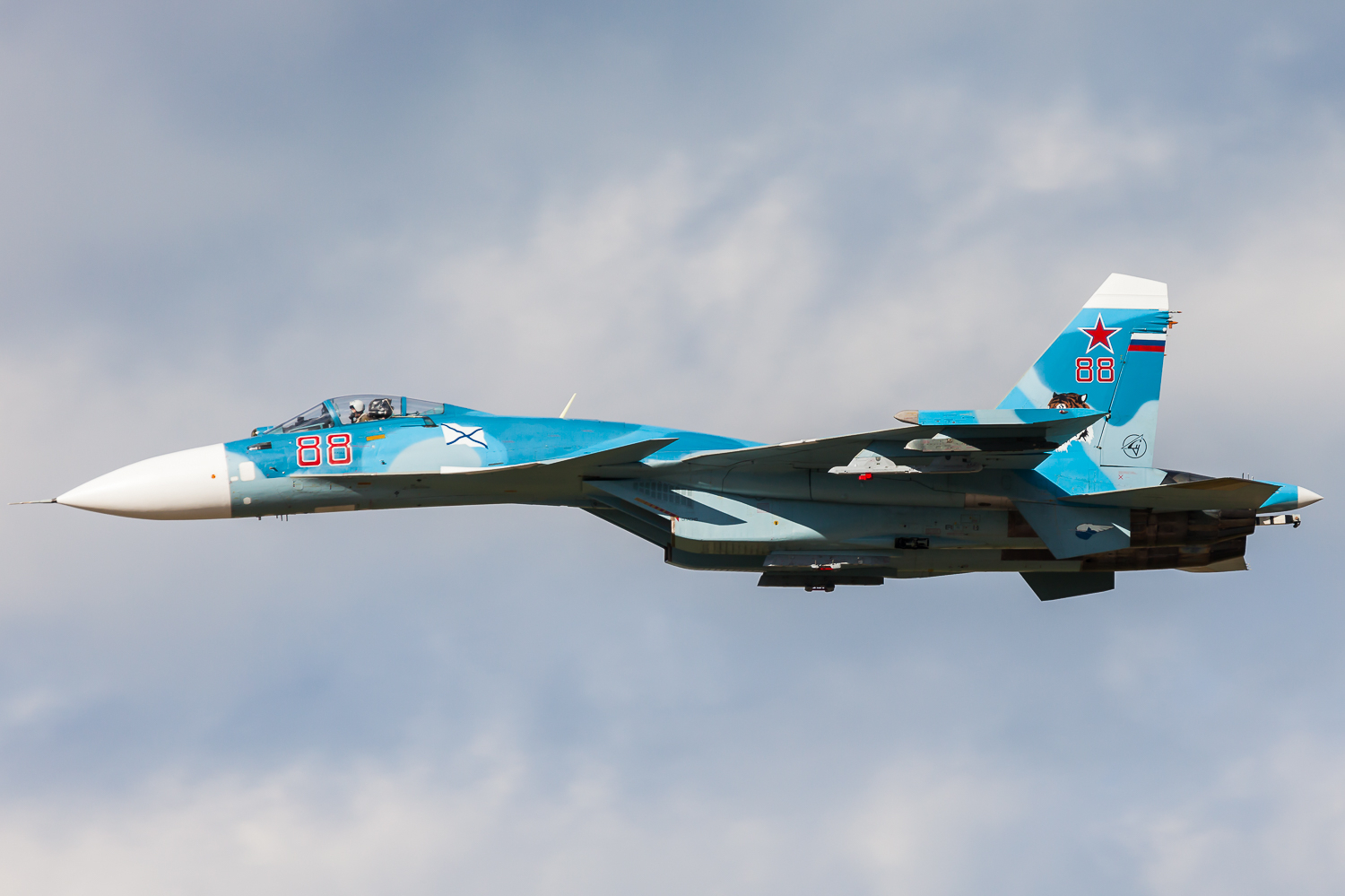 Складывающий крылья Су-33 скоро их расправит