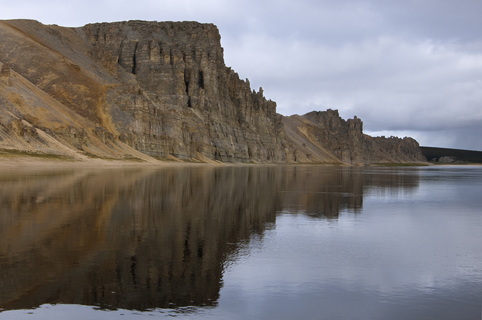 Якутские мерзлотоведы исследовали гидрогеологические особенности реки Лены