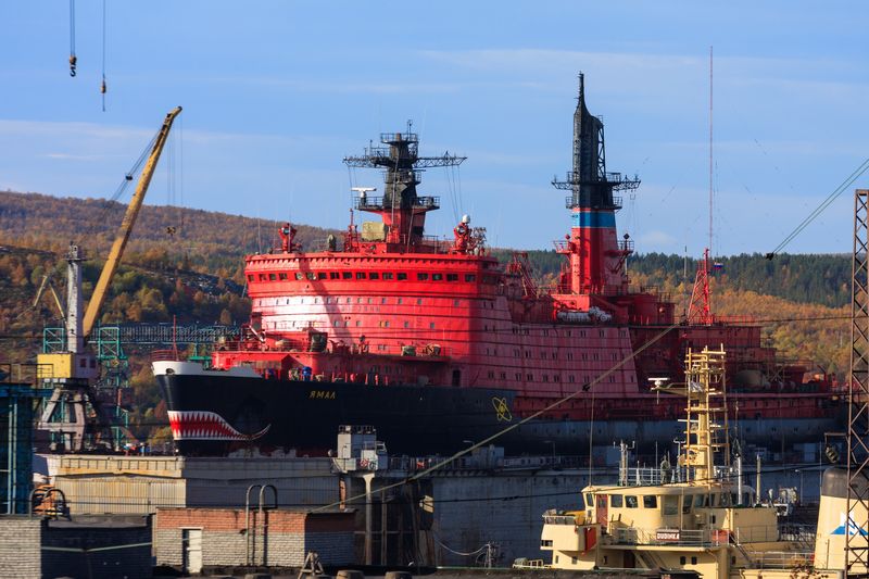 СЕО Мощные российские атомные ледоколы на службе в водах Арктики