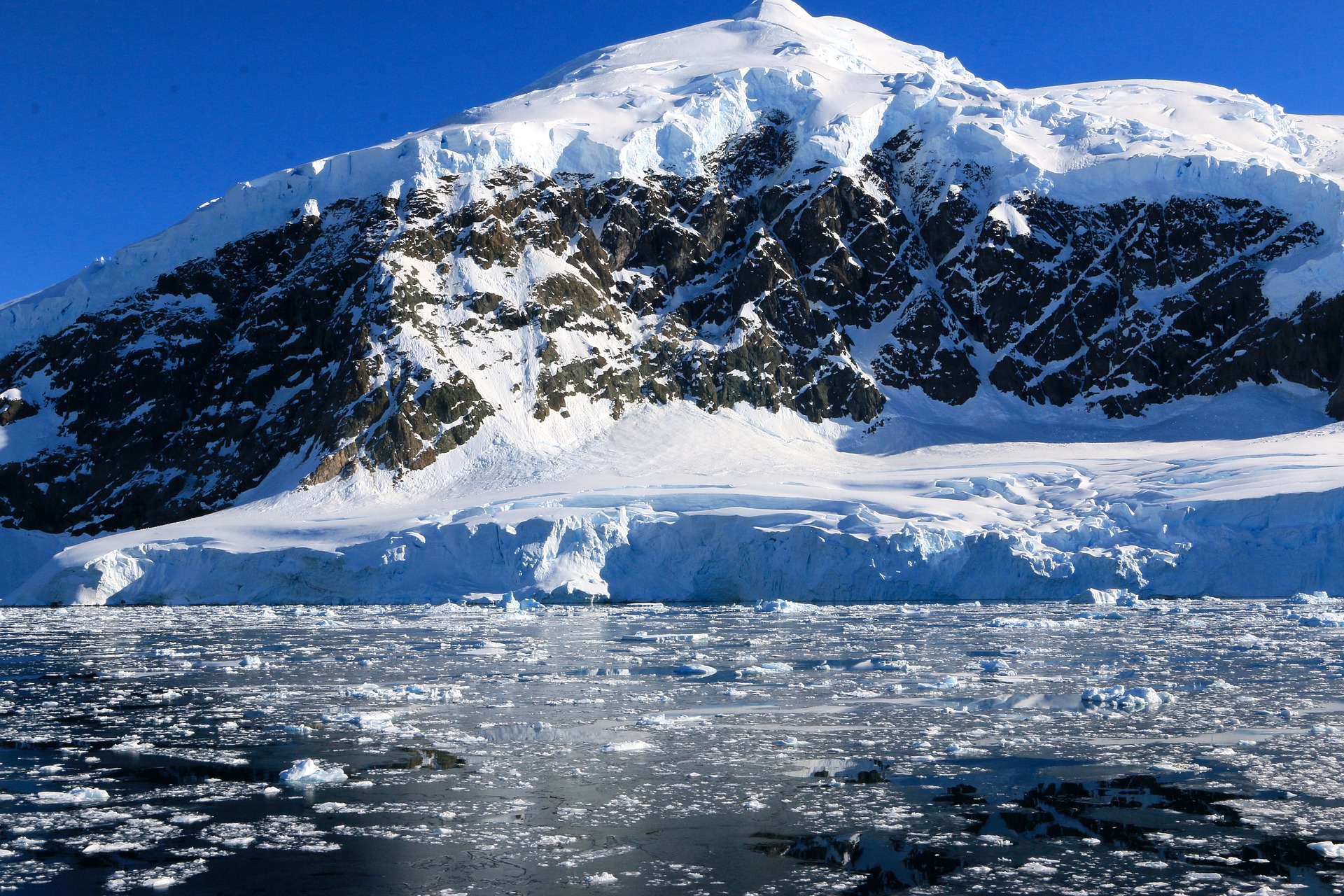 Антарктические горы. Горы Антарктиды. Восточное побережье Антарктиды. Западная Антарктида. Климатологи в Антарктиде.