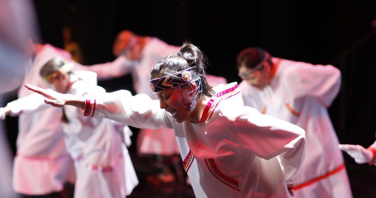 Про фольклорный эскимосский ансамбль «Атасикун» будет выпущен фильм