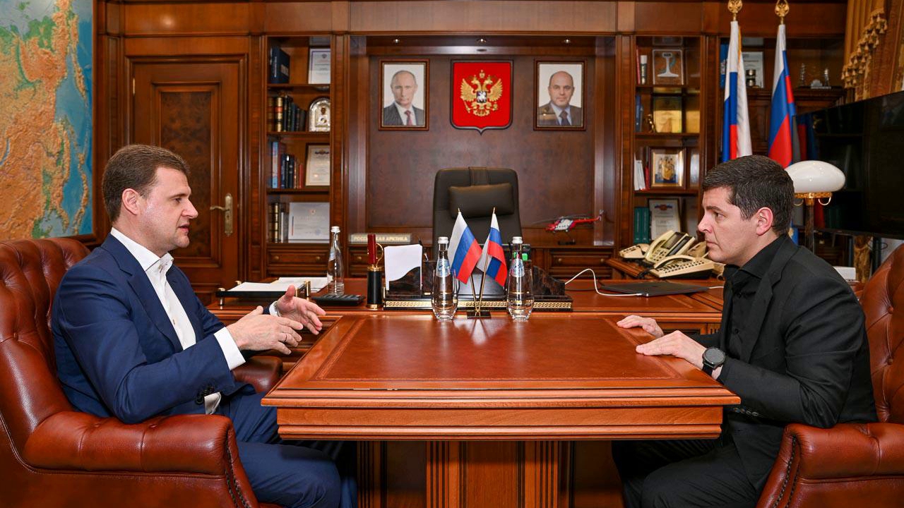 Губернатор ЯНАО и министр Минвостокразвития России обсудили «Гектар в Арктике» и налоговые преференции для северян