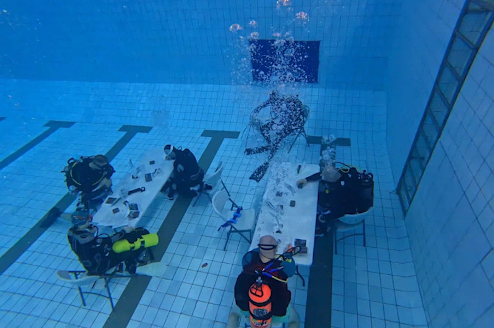 Эпично акцию «Географический диктант» провели в Красноярье: на поляне при -30°C, под водой, в самолёте, в колонии, в порту и в пещере