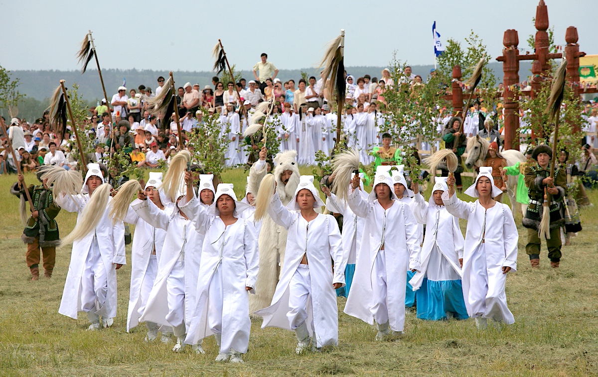 Услышать, как звучит древний эпос Якутии Олонхо и узнать, что за лучшее конкурсное исполнение олонхосут получит 500 тысяч рублей