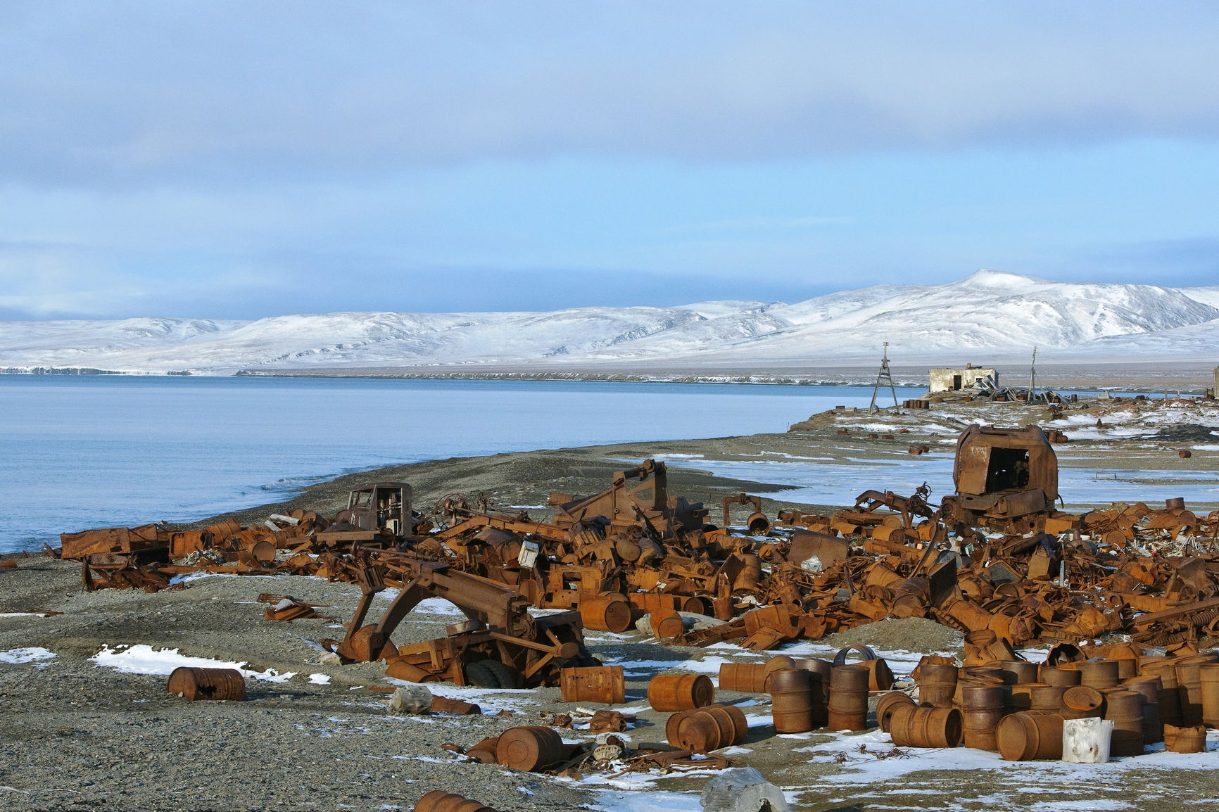 С острова Врангеля в Арктике планируется вывезти 215 тонн металлолома
