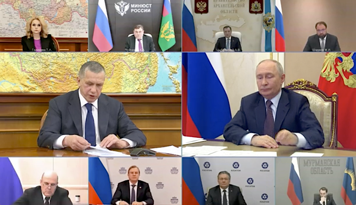 Президент призвал ускорить актуализацию Стратегии развития Арктики и подготовку финансовой модели Трансарктического транспортного коридора