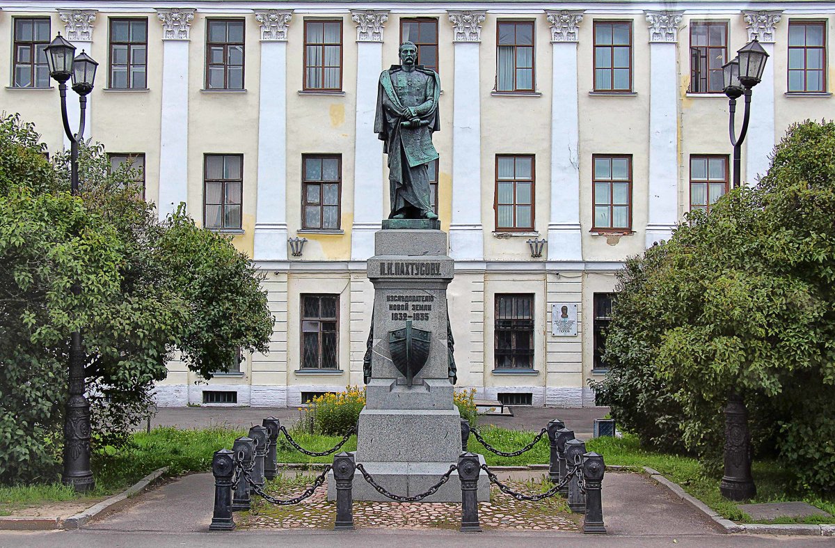 19 октября 1886 года – В Кронштадте установлен памятник Петру Пахтусову