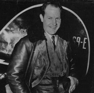 8 марта 1905 – Родился американский полярный лётчик Джеймс Маттерн