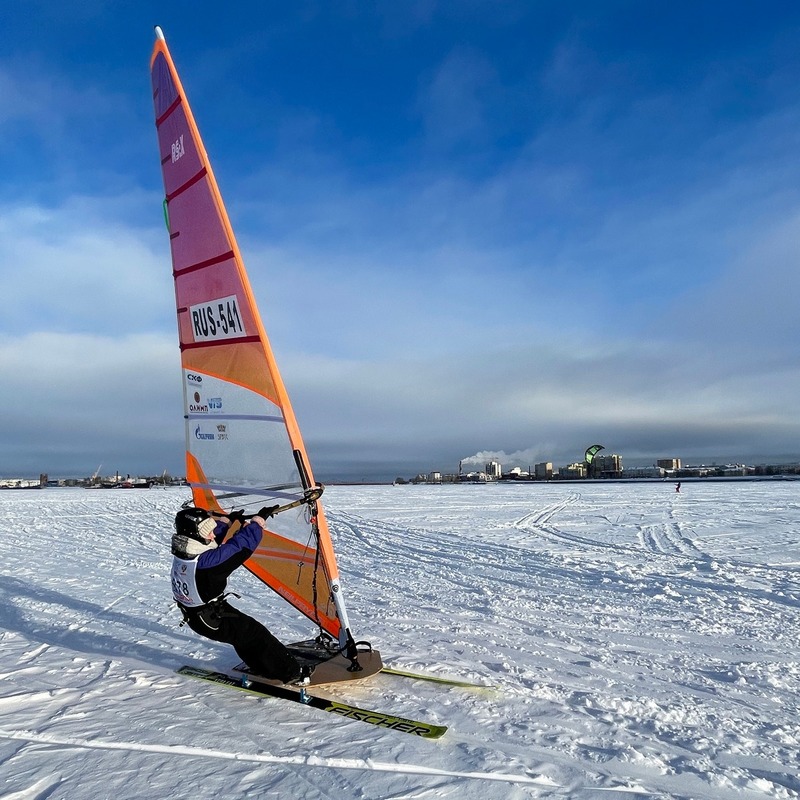 Чемпионы поймали ветер – Архангельск принял соревнования по виндсерфингу и зимнему кайту