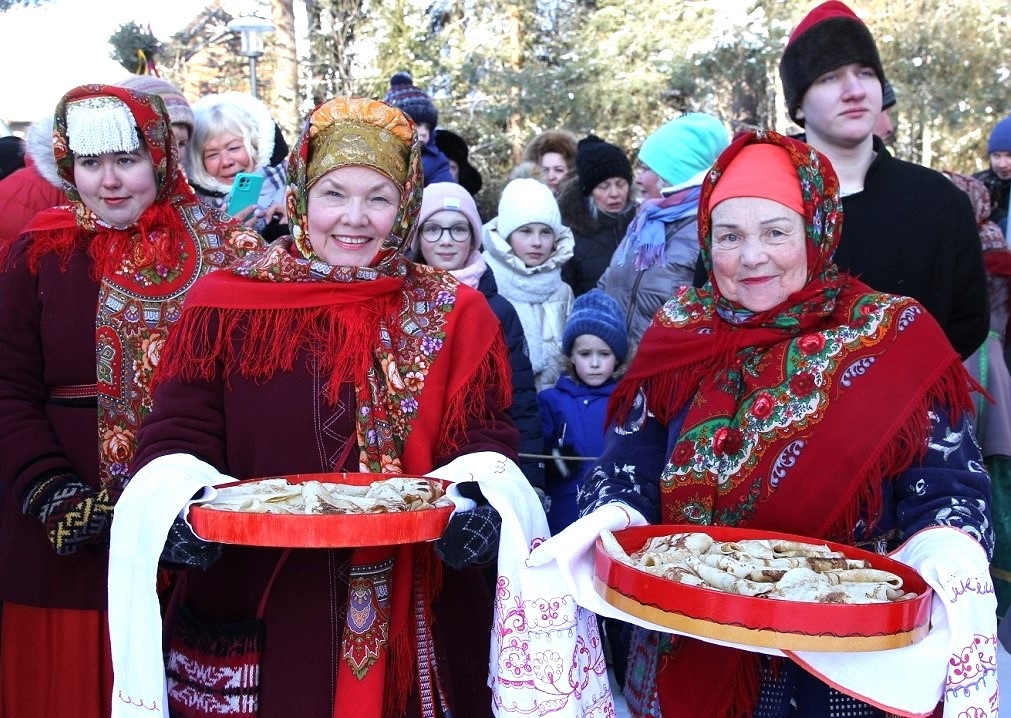 Ледяной столб, снежная крепость, кулачные бои и сжигание чучела: 2 марта в музее-заповеднике «Малые Корелы» – «Поморская Масленица» Ледяной столб, снежная крепость, кулачные бои и сжигание чучела: 2 марта в музее-заповеднике «Малые Корелы» – «Поморская Масленица»