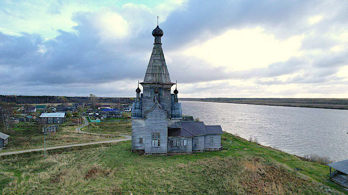 Победа защитников культуры: один из самых высоких деревянных храмов Русского Севера, построенный в 1654 году, готовят к реставрации Победа защитников культуры: один из самых высоких деревянных храмов Русского Севера, построенный в 1654 году, готовят к реставрации