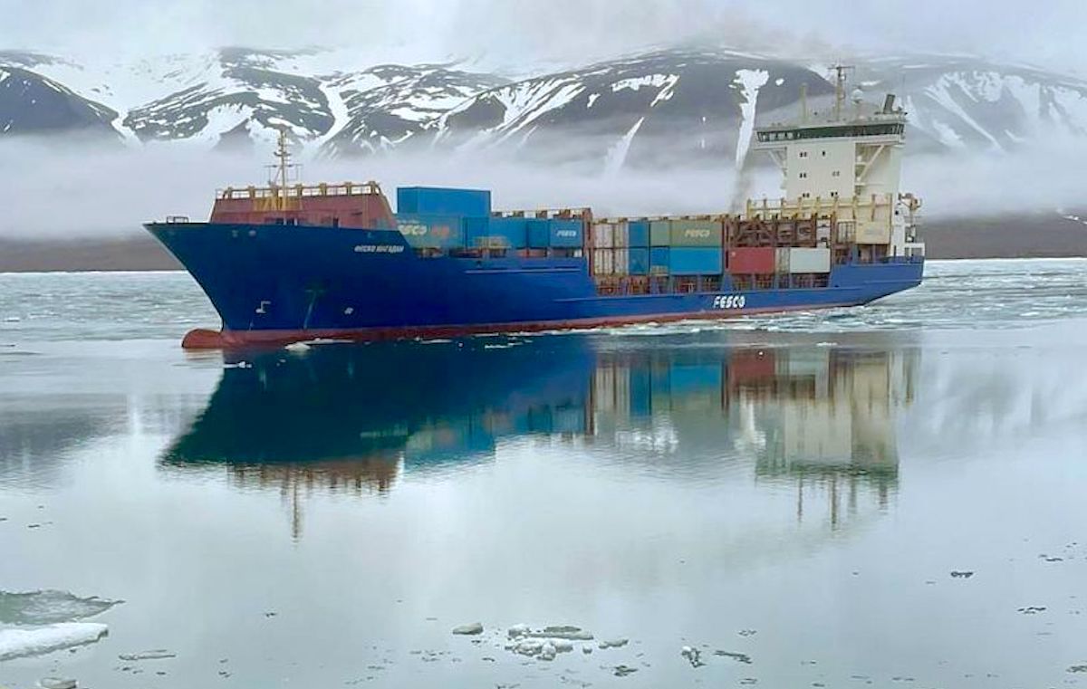 Единый морской оператор будет доставлять полный объём топлива и продовольствия на Чукотку в ходе северного завоза