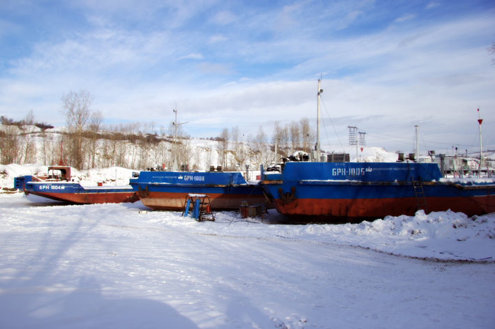 К сезону летней навигации в Арктике ремонтируют суда Енисейского речного пароходства