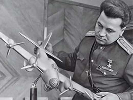 5 марта 1934 года – Полярный лётчик Анатолий Ляпидевский обнаружил лагерь челюскинцев 