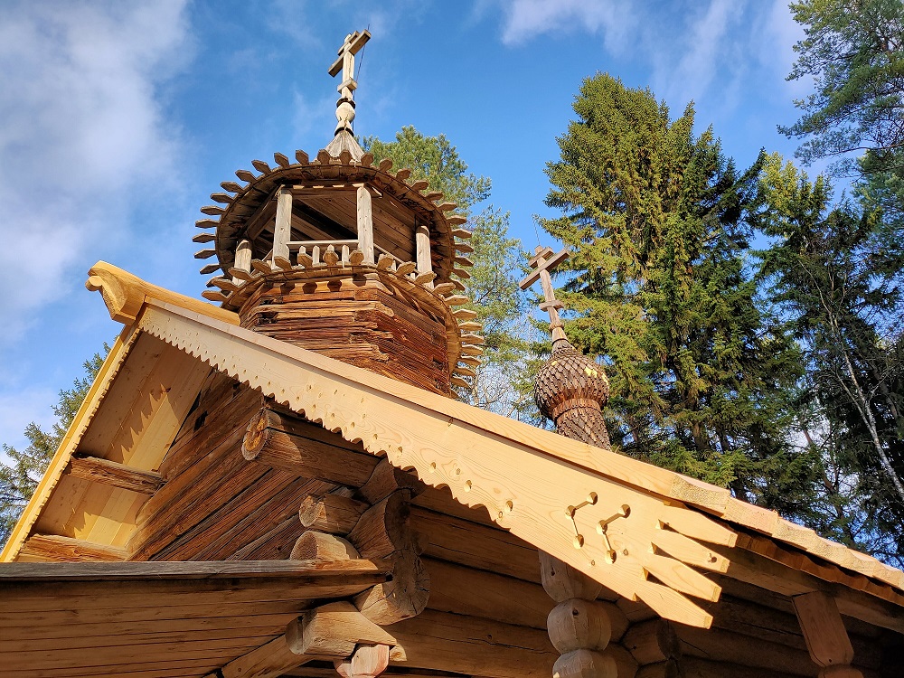 В «Малых Корелах» отреставрировали часовню XVIII века