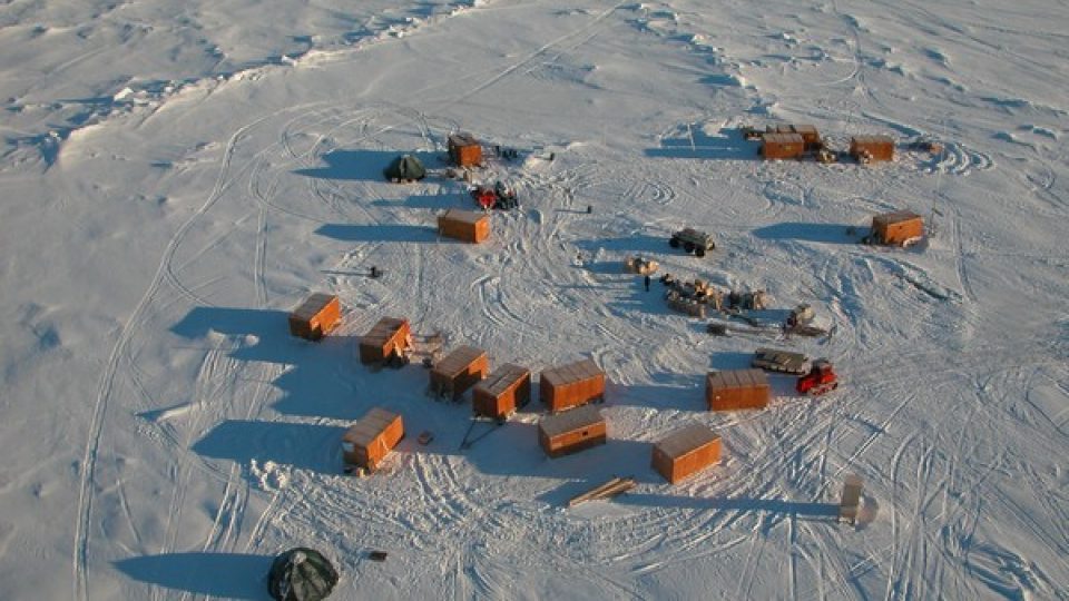 6 сентября 2004 года в Арктике началось строительство российской научно-исследовательской дрейфующей станции "Северный полюс-33"