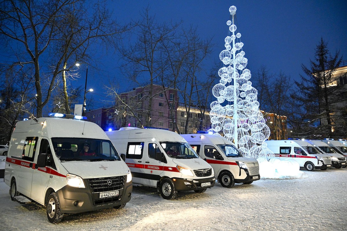 В Мурманской области к Новому году компания «Новатэк» обновила медицинский автопарк, предоставив 20 новых автомобилей скорой помощи