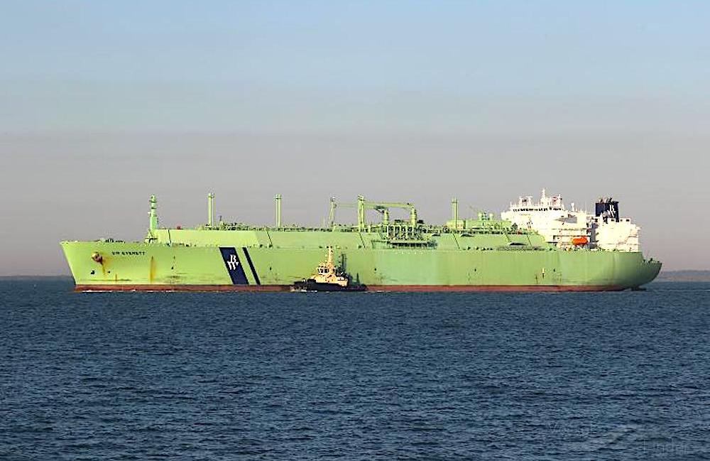 Из-за отсутствия ледокольной проводки российский газовоз застрял во льдах на Северном морском пути Из-за отсутствия ледокольной проводки российский газовоз застрял во льдах на Северном морском пути