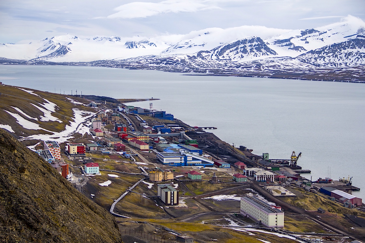 Новости Шпицбергена: в октябре начнет работу международный научный центр в Баренцбурге, которому 17 марта исполнилось 102 года