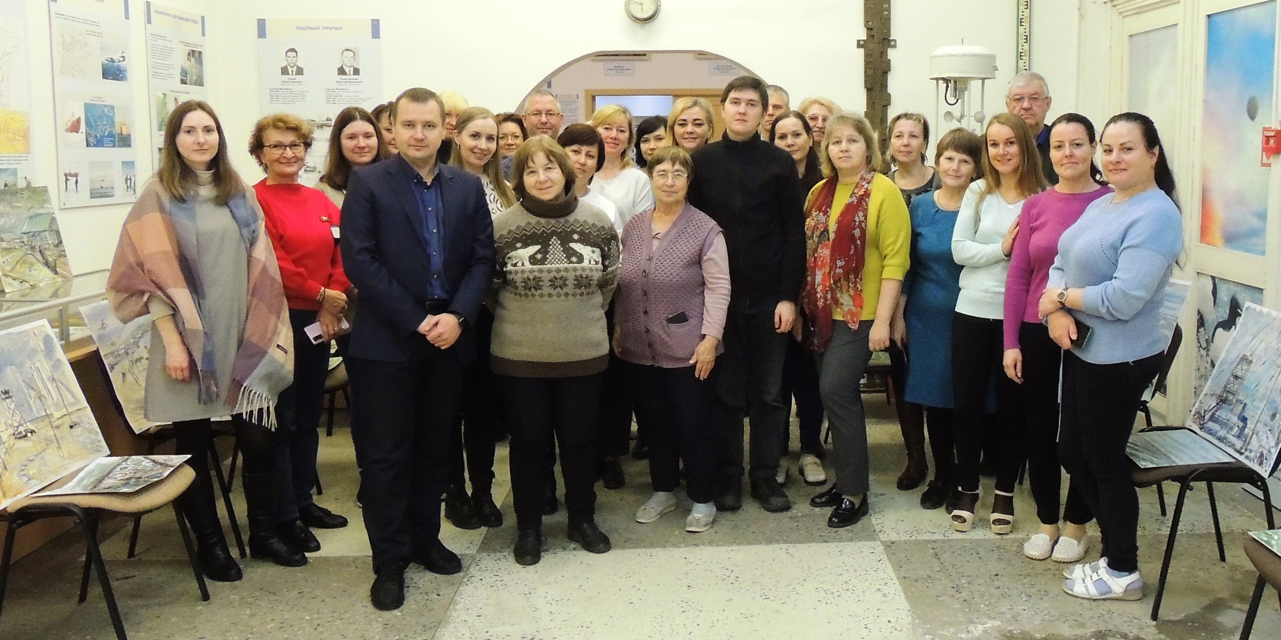 Созданные на борту «Михаила Сомова» картины представили в Архангельске