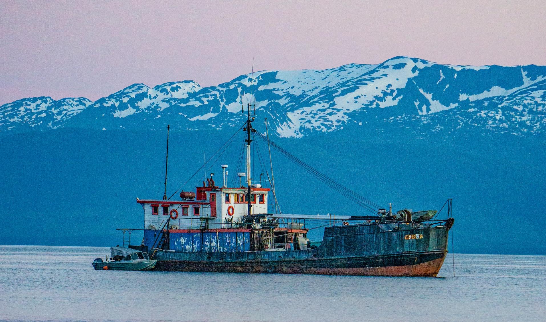 Аляска столкнулась с проблемой утилизации старых судов