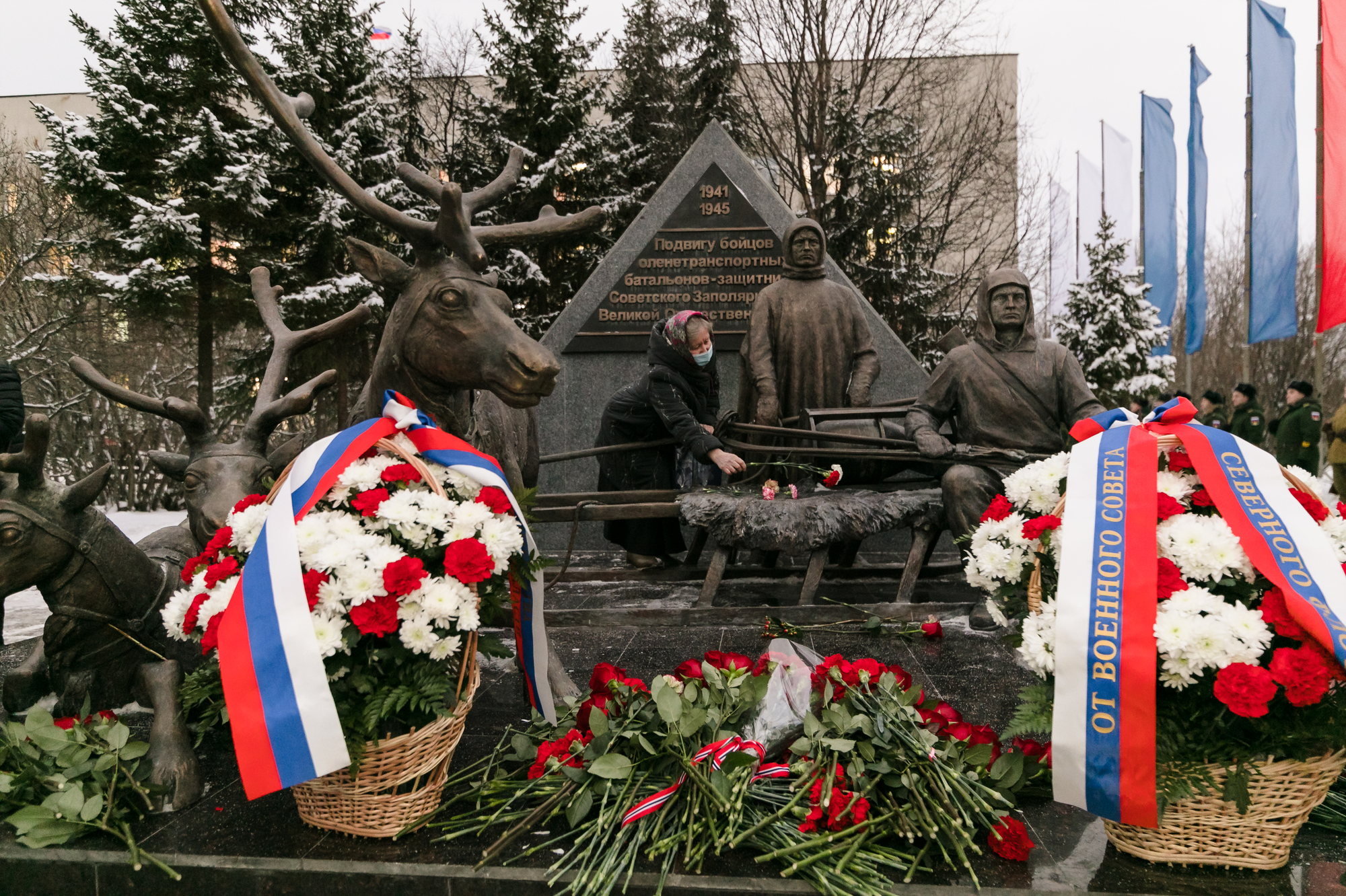 В Мурманске открыли памятник бойцам оленетранспортных батальонов