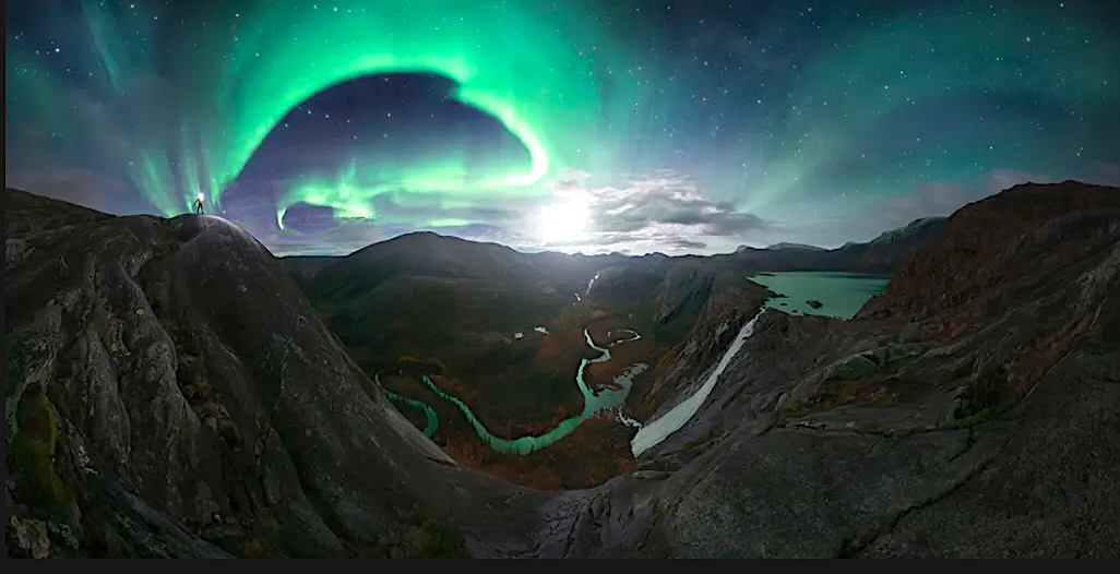 На фотографиях конкурса панорам Epson International Pano Awards – много северного сияния, совпавшего с 11-летним максимумом солнечного цикла