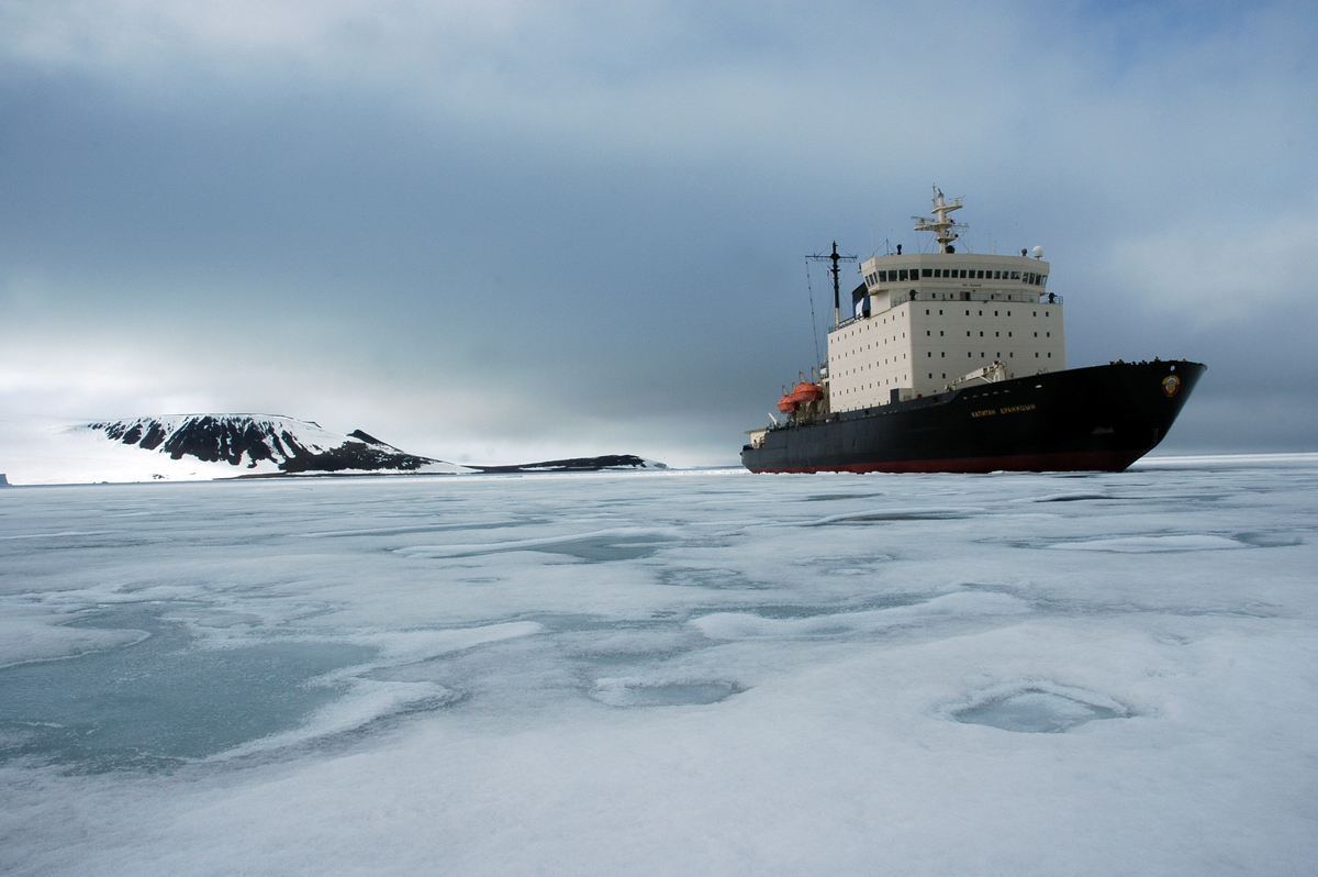 ПМЭФ: 15 июня состоится сессия на тему «Северный морской путь. Итоги и планы»