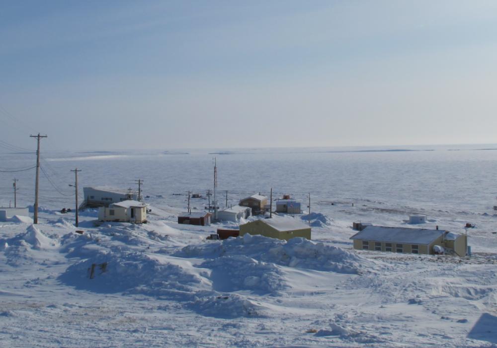 Изменение климата оставило без северного завоза канадское поселение
