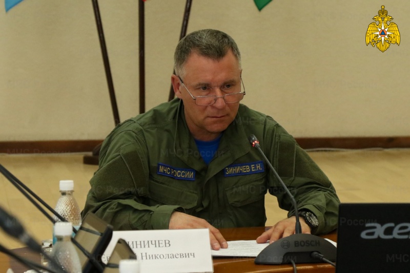 Министр МЧС Евгений Зиничев проверил готовность Якутии к паводку и пожарам