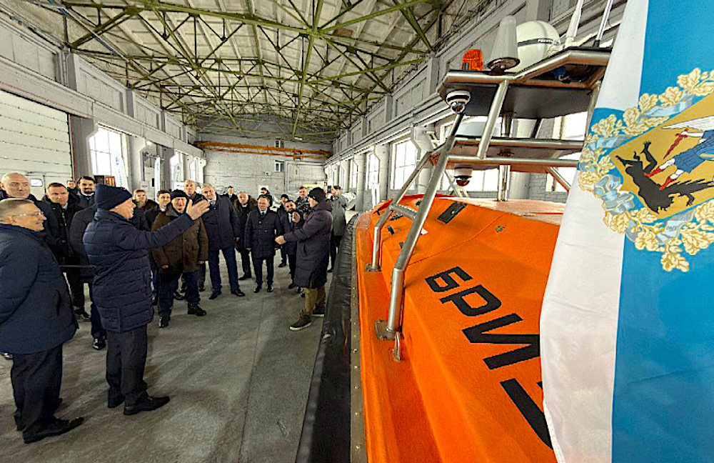 В Архангельской области Юрию Трутневу показали новые проекты резидентов АЗРФ – от морских беспилотников до железнодорожного терминала