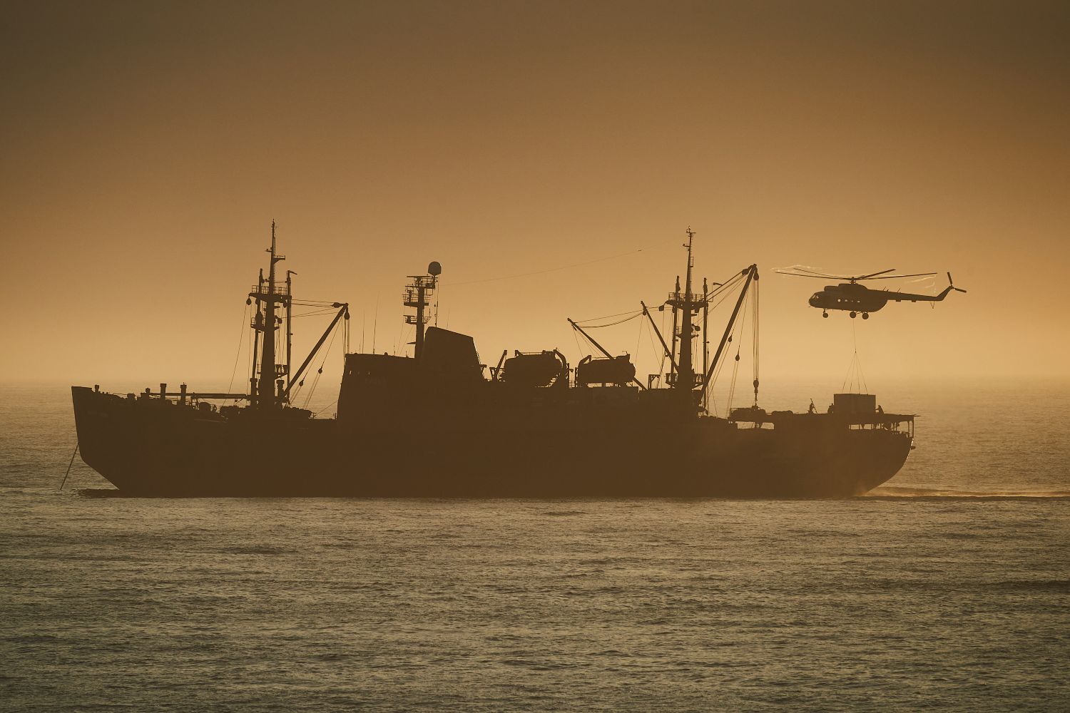 В Полярной гостиной Музея Арктики и Антарктики в Санкт-Петербурге состоялась презентация проекта «Полвека во льдах», посвящённого истории НЭС «Михаил Сомов»